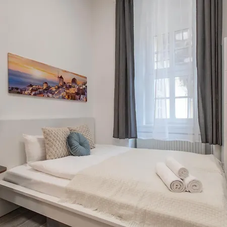 Theresa - Stylish Comfort In The Heart Of Appartamento