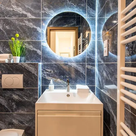 Theresa - Stylish Comfort In The Heart Of Appartamento