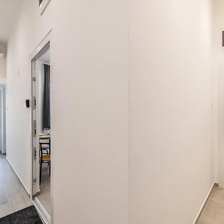 Theresa - Stylish Comfort In The Heart Of Appartamento Budapest