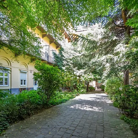 Theresa - Stylish Comfort In The Heart Of Appartamento Budapest