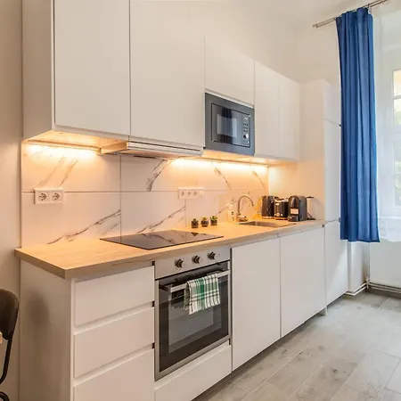 Daire Theresa - Stylish Comfort In The Heart Of *