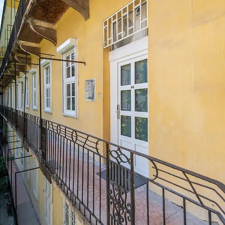 Theresa - Stylish Comfort In The Heart Of Daire Budapeşte