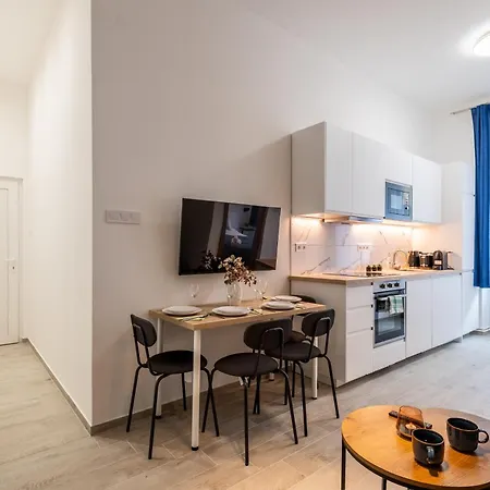 Daire Theresa - Stylish Comfort In The Heart Of Budapeşte